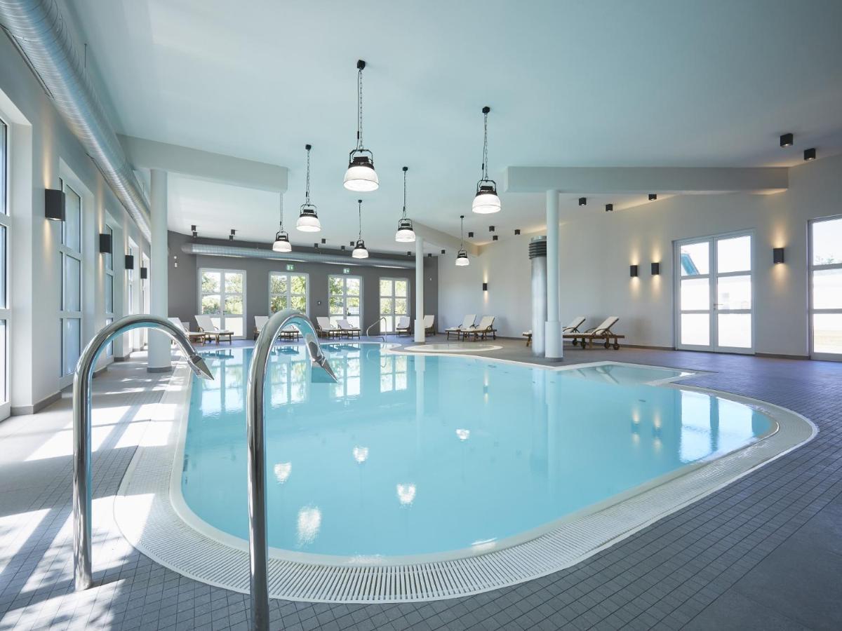 Reetland Am Meer - Premium Reetdachvilla Mit 3 Schlafzimmern, Sauna Und Kamin E24 Dranske Exterior foto